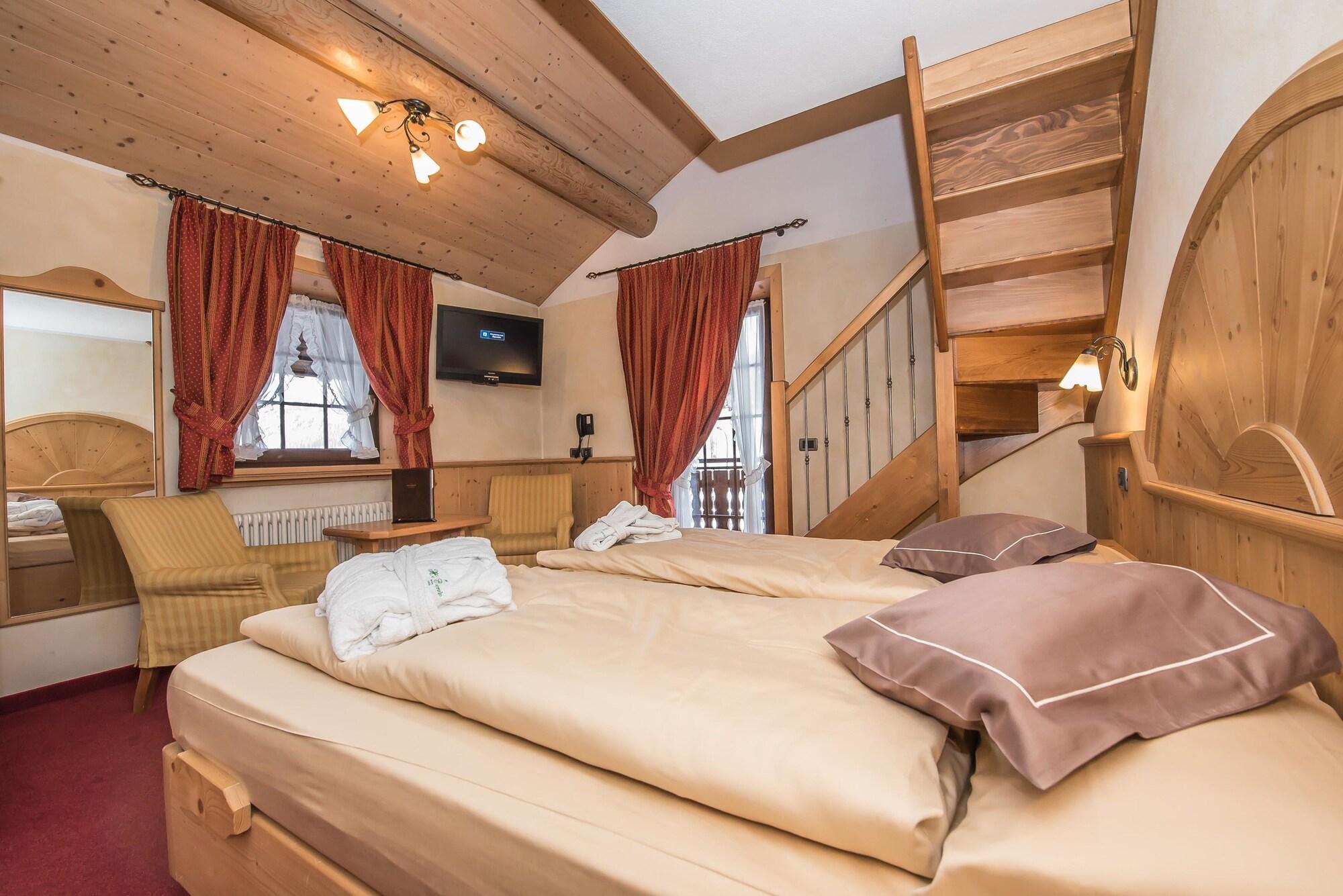 Hotel Capriolo Livigno Esterno foto