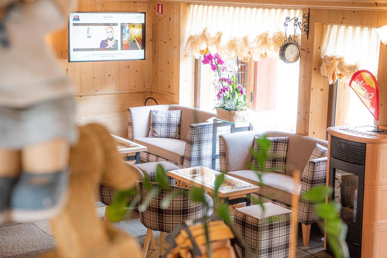 Hotel Capriolo Livigno Esterno foto