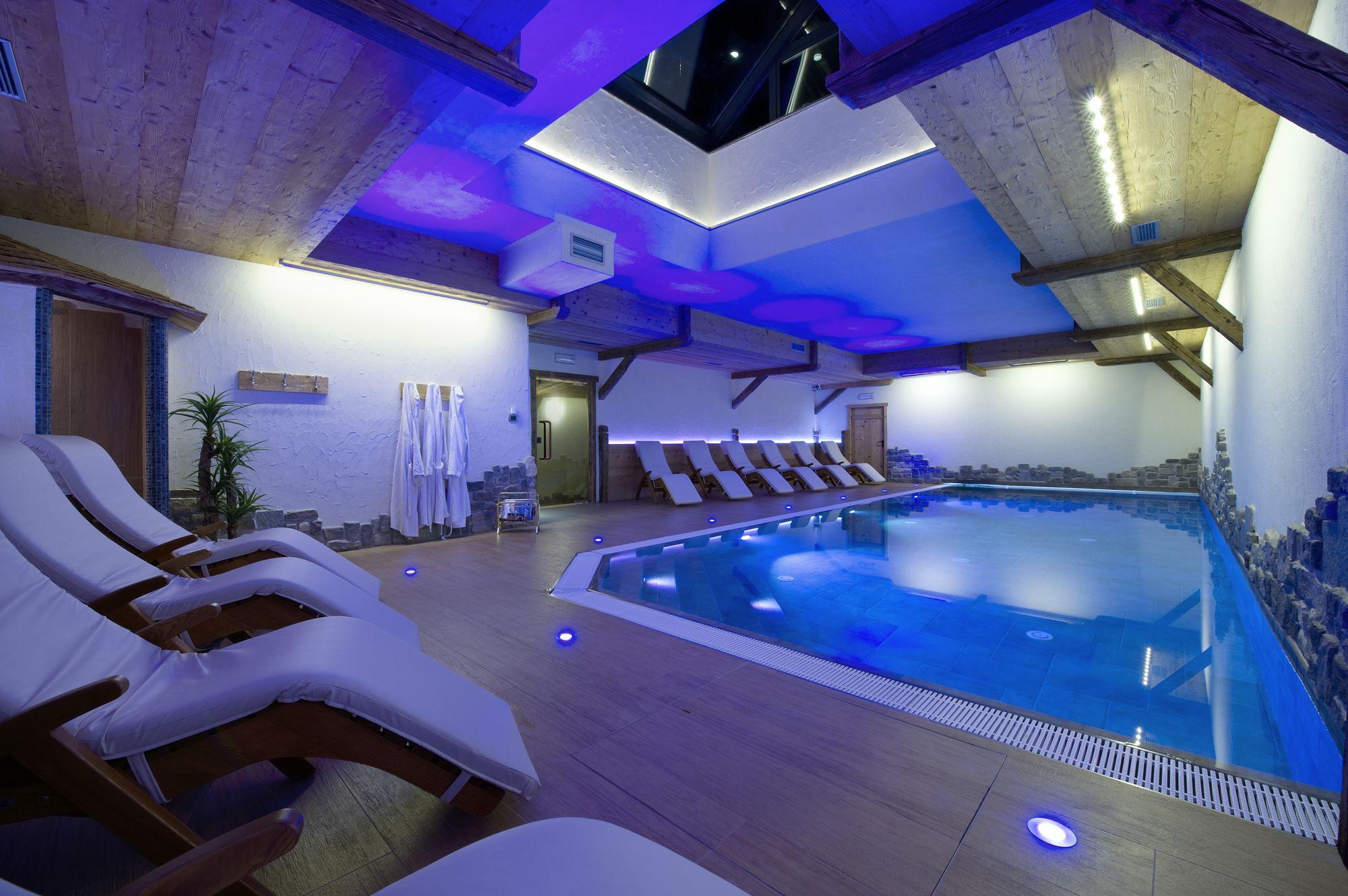 Hotel Capriolo Livigno Esterno foto