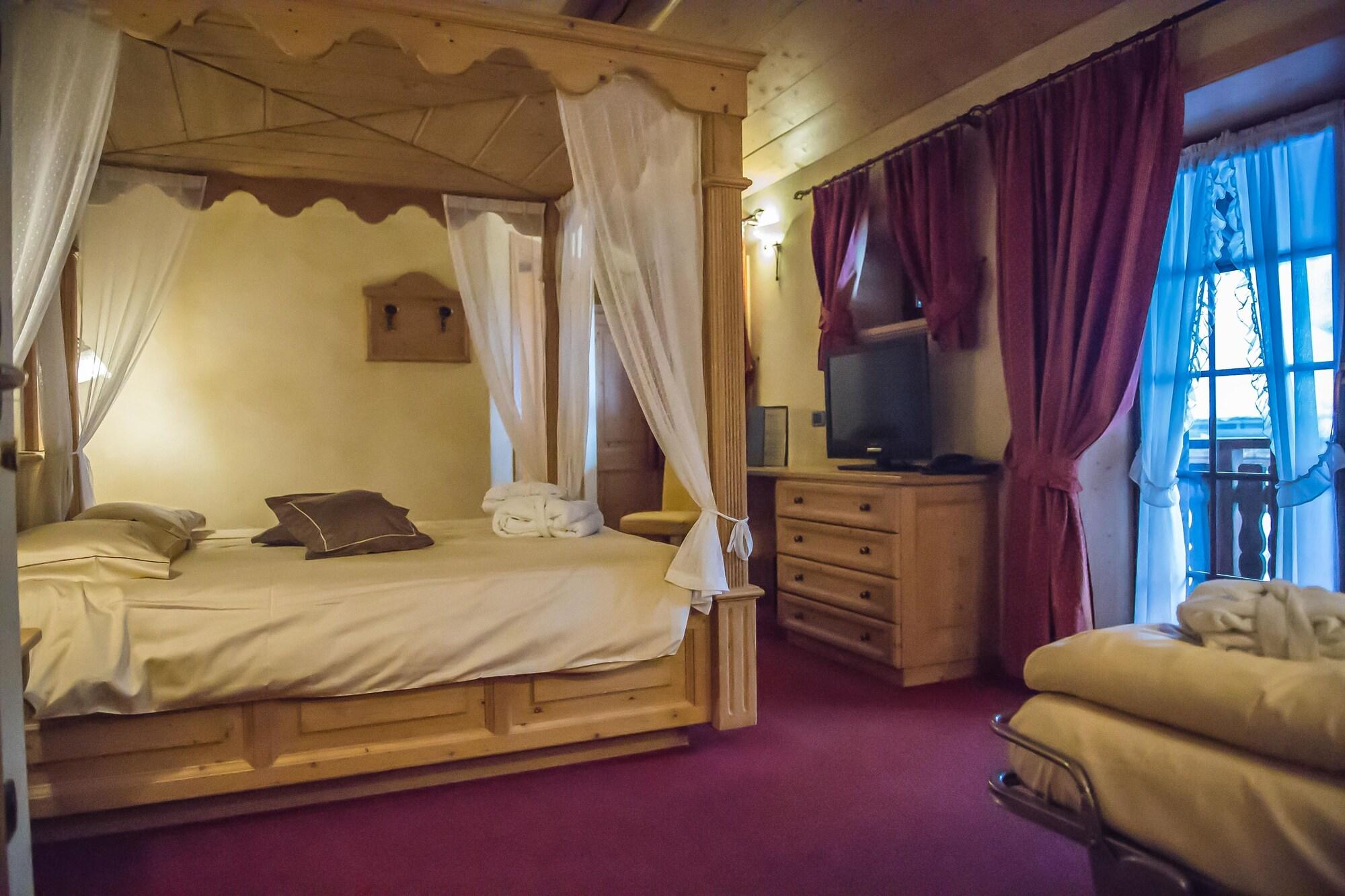 Hotel Capriolo Livigno Esterno foto